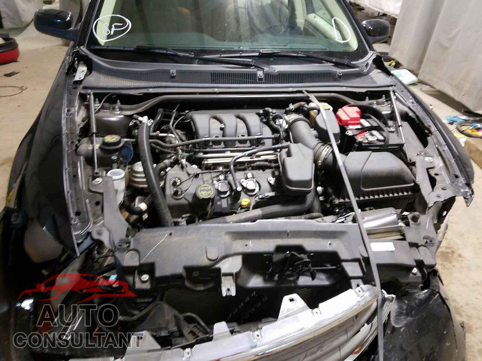 FORD TAURUS 2018 - 1FAHP2E81JG110966