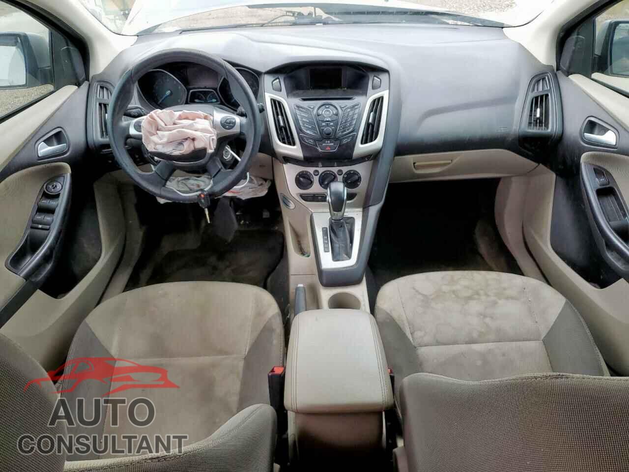 FORD FOCUS 2014 - 1FADP3K26EL275977