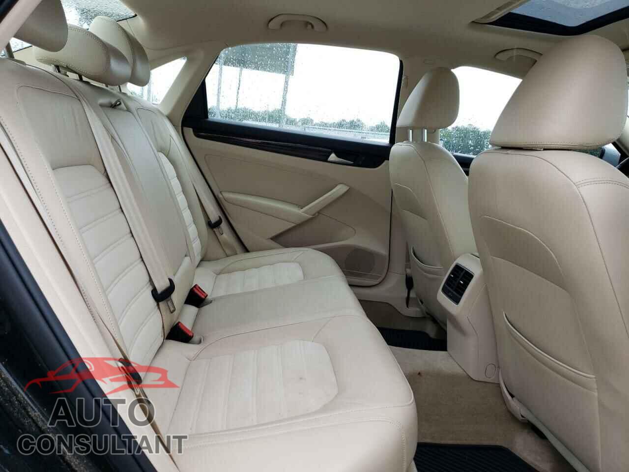 VOLKSWAGEN PASSAT 2015 - 1VWCT7A37FC070783