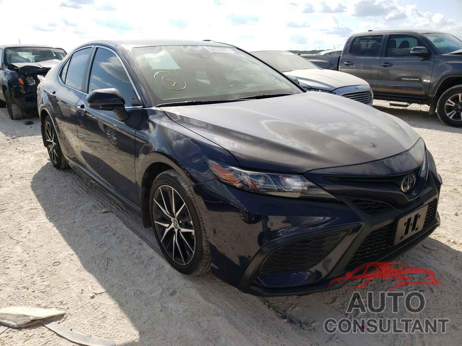 TOYOTA CAMRY 2021 - 4T1G11AKXMU486649