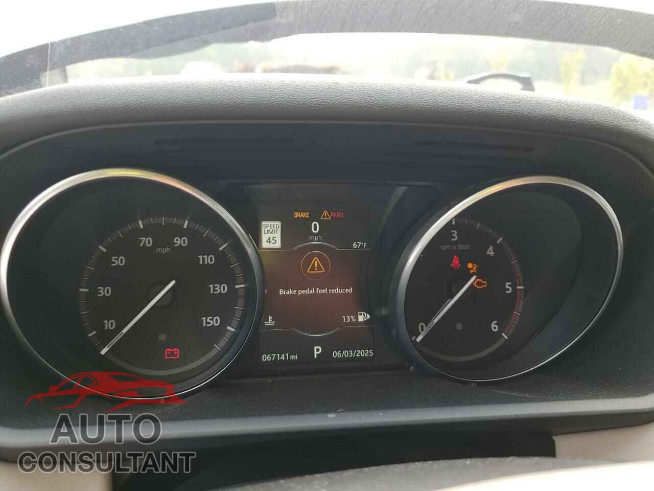 LAND ROVER DISCOVERY 2017 - SALRRBBK3HA043821