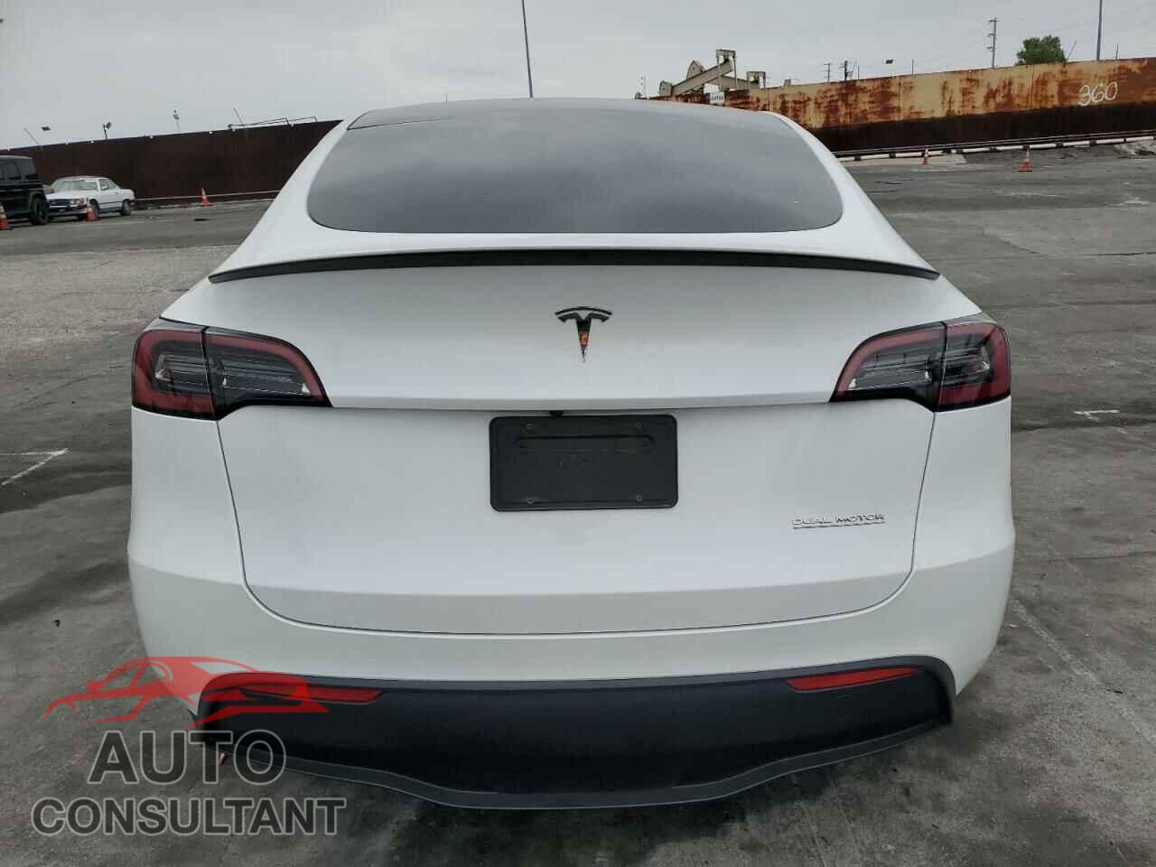 TESLA MODEL Y 2023 - 7SAYGDEF7PF746544