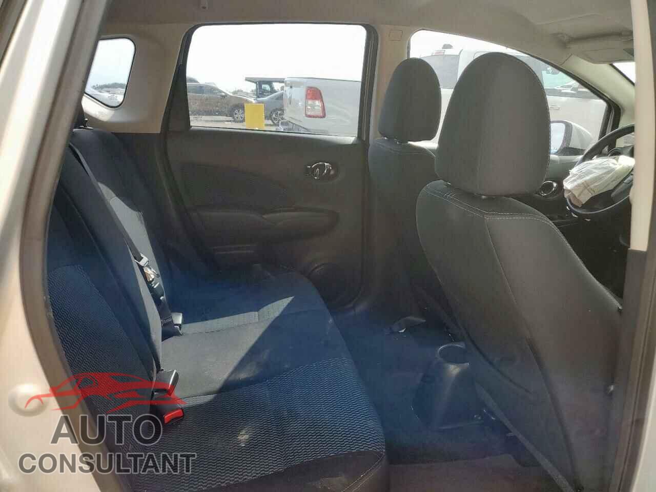 NISSAN VERSA 2019 - 3N1CE2CP3KL359015