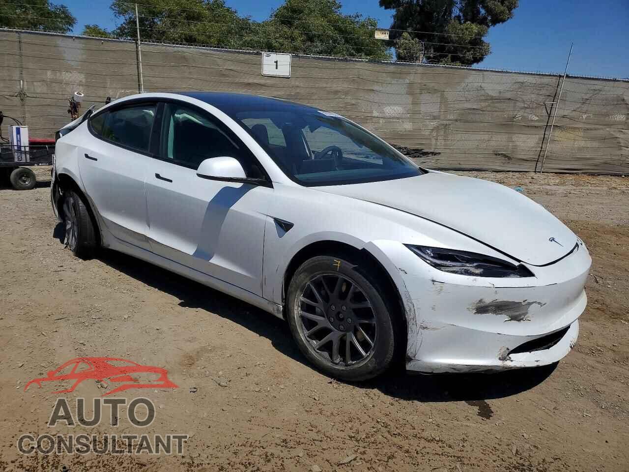 TESLA MODEL 3 2025 - 5YJ3E1EB3SF077786