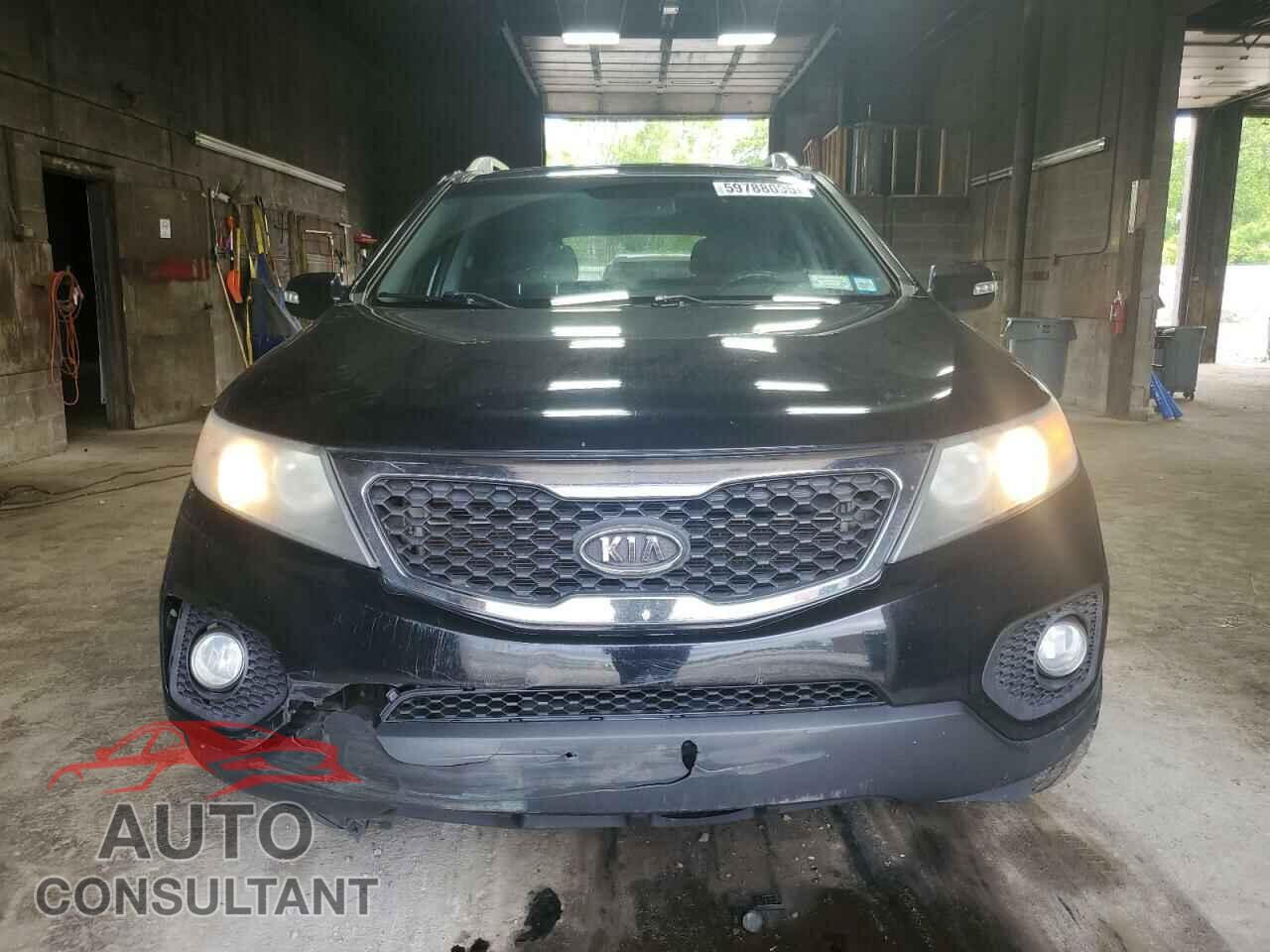 KIA SORENTO 2011 - 5XYKUDA28BG058651