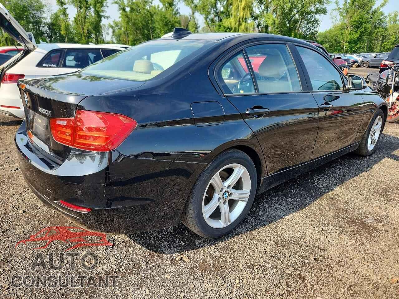 BMW 3 SERIES 2015 - WBA3C3C58FK200535