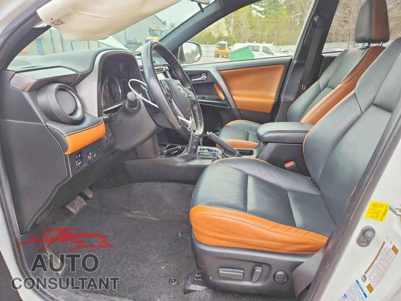TOYOTA RAV4 2017 - JTMJFREV3HD217221