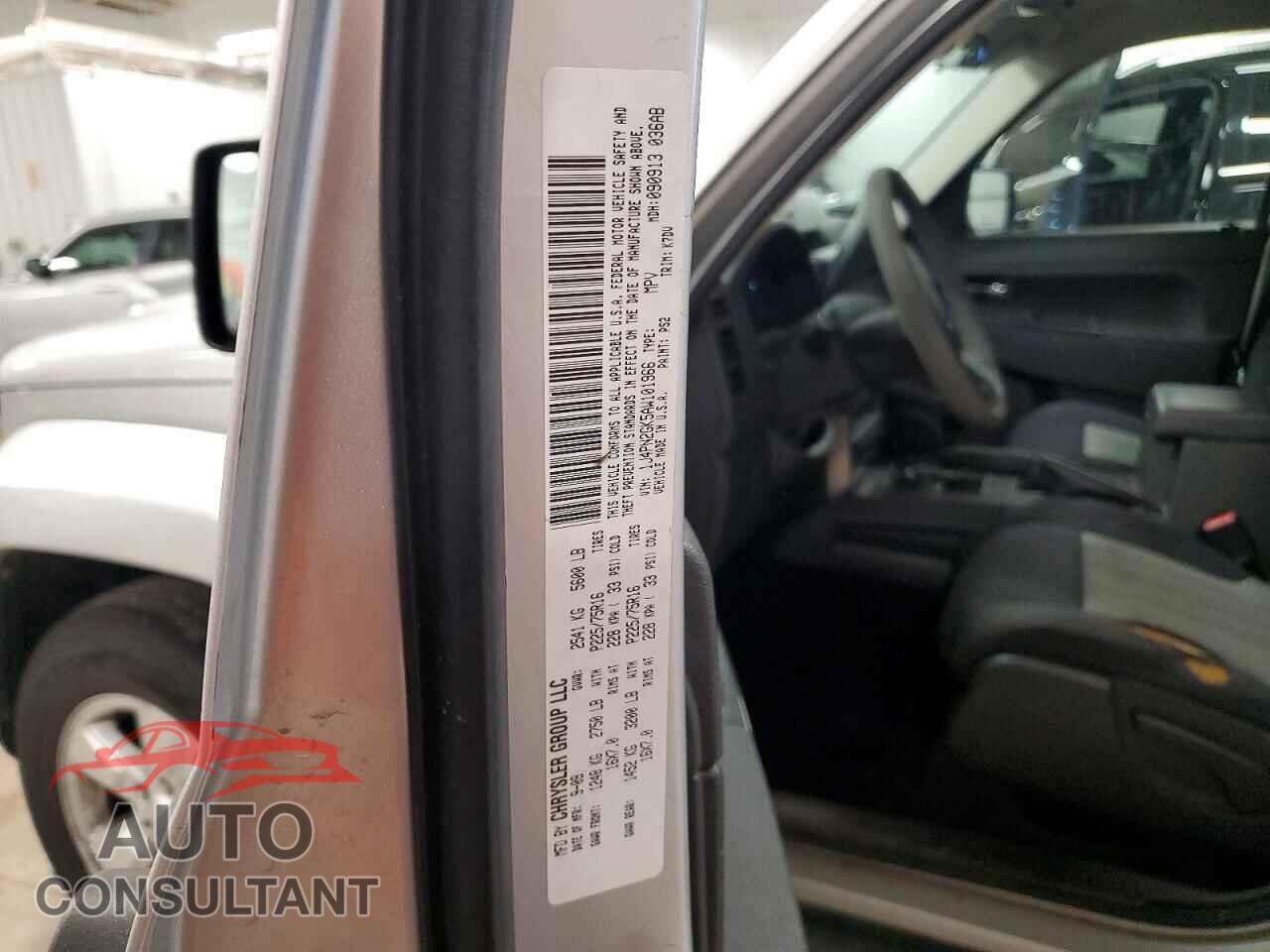 JEEP LIBERTY 2010 - 1J4PN2GK5AW101966