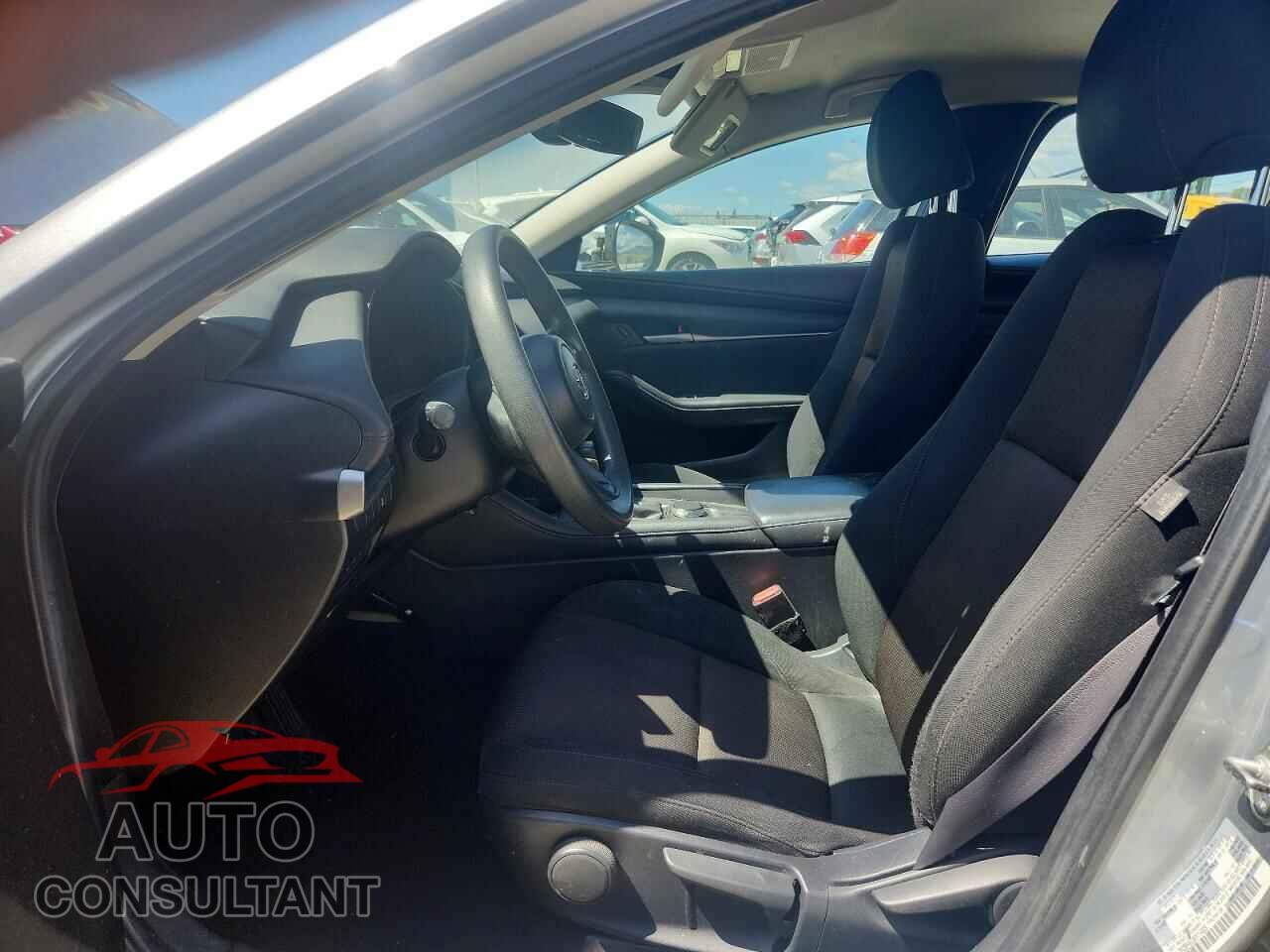 MAZDA 3 2019 - 3MZBPABL8KM114309