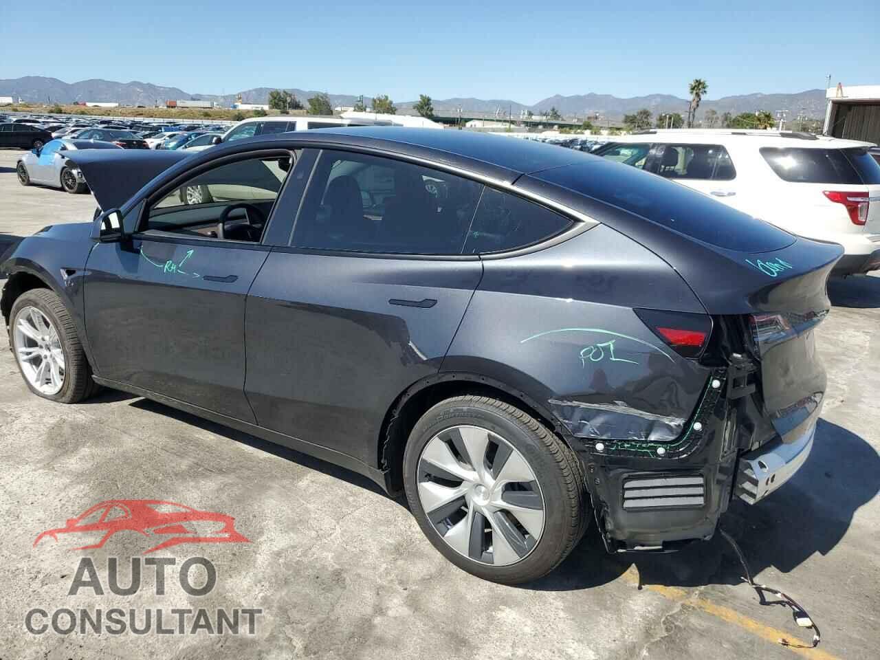 TESLA MODEL Y 2024 - 7SAYGDEDXRF003670