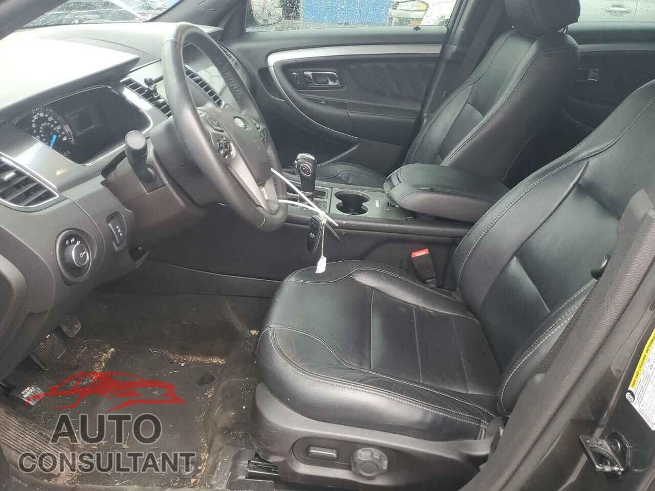 FORD TAURUS 2018 - 1FAHP2H82JG117405