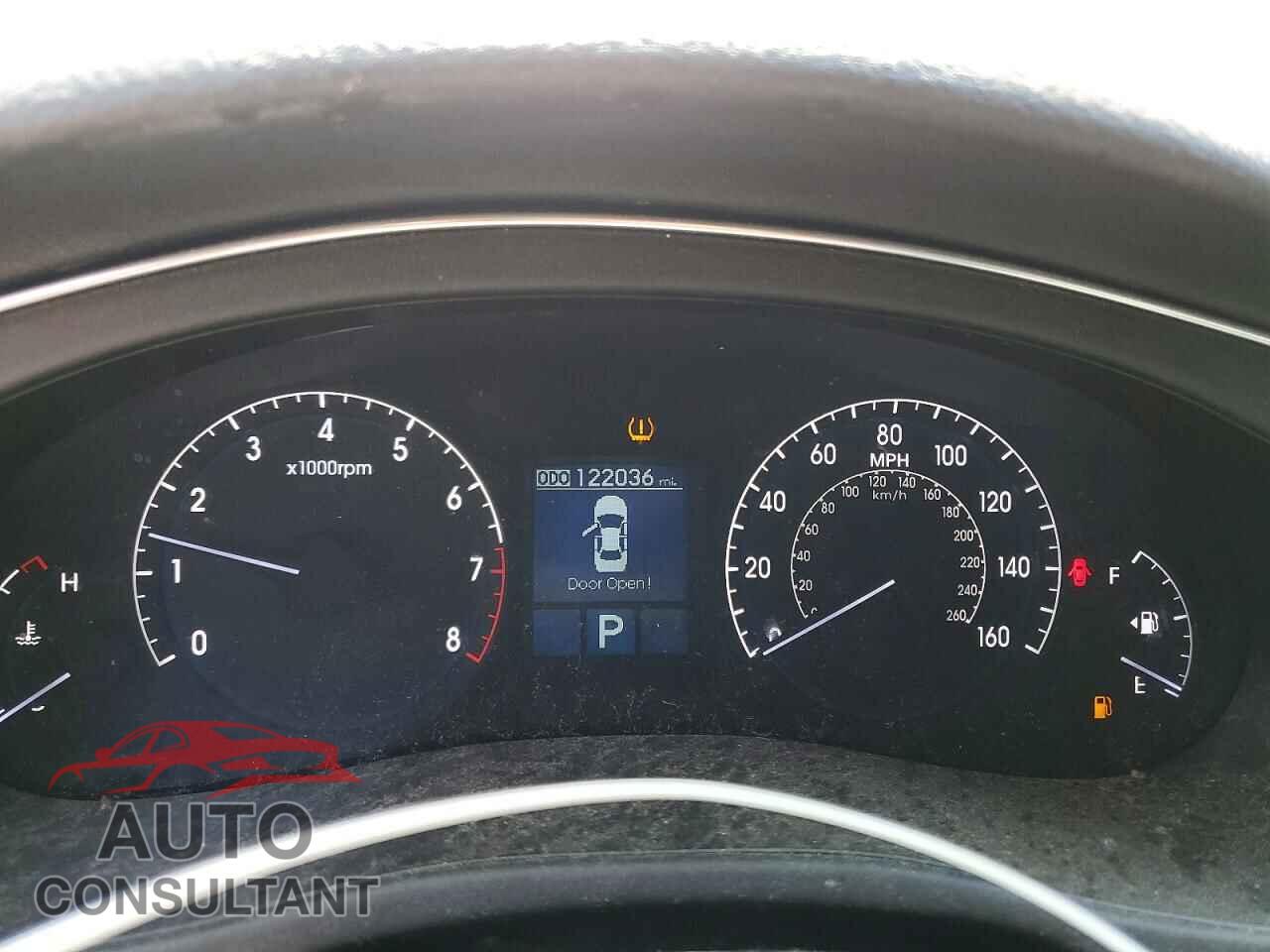 HYUNDAI GENESIS 2012 - KMHGC4DD8CU171663