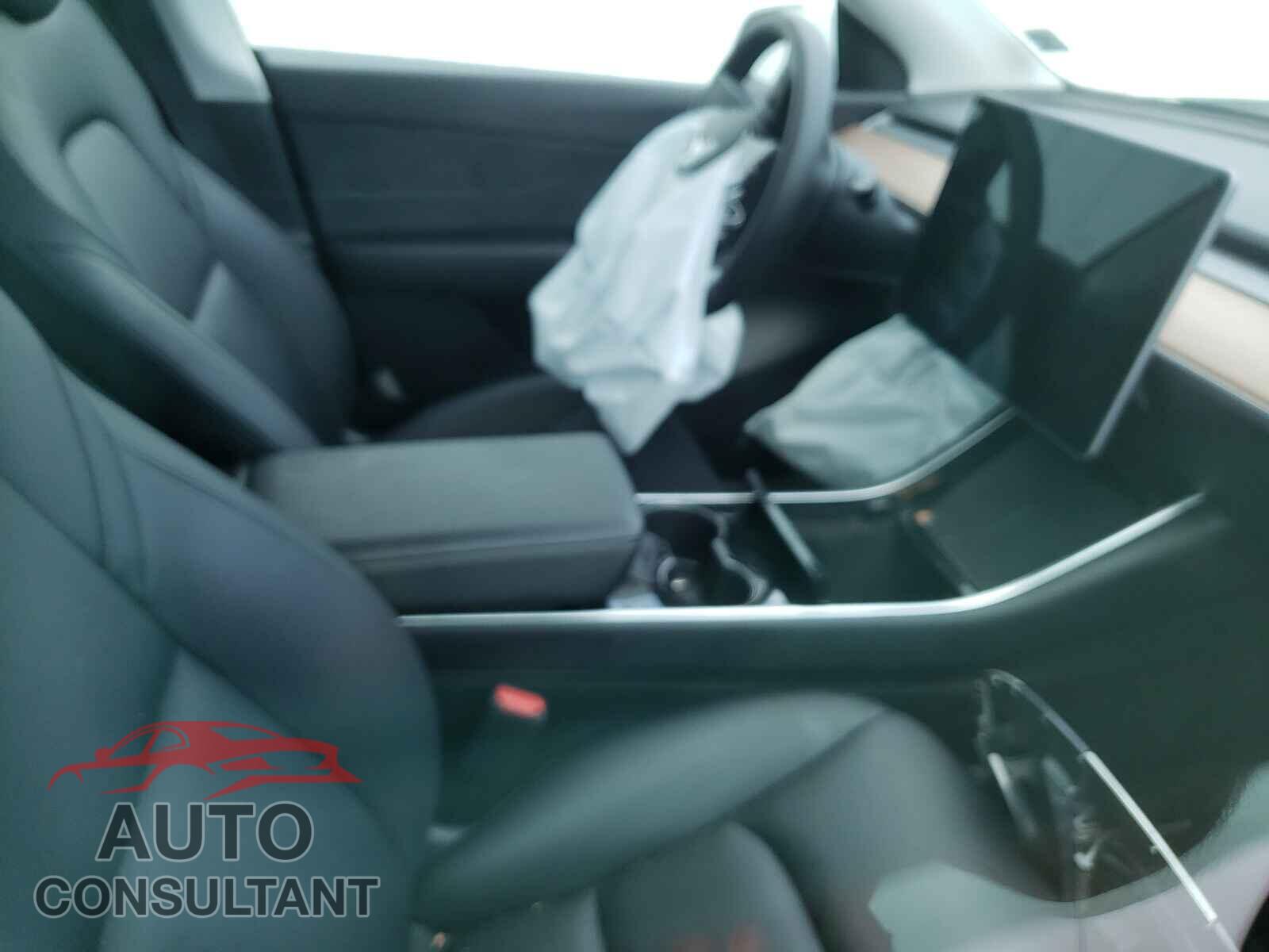 TESLA MODEL Y 2021 - 5YJYGDEEXMF069585