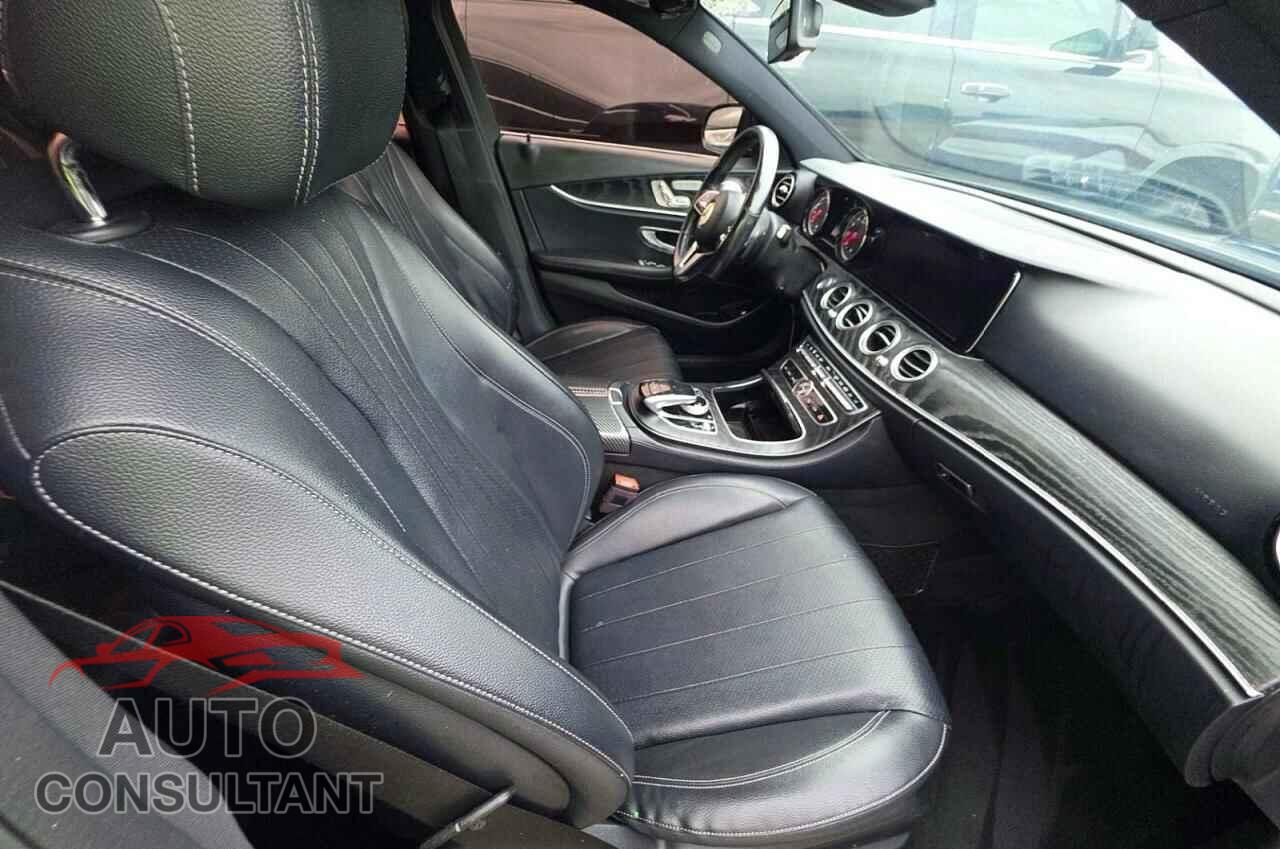 MERCEDES-BENZ E-CLASS 2019 - WDDZF4KB2KA573612