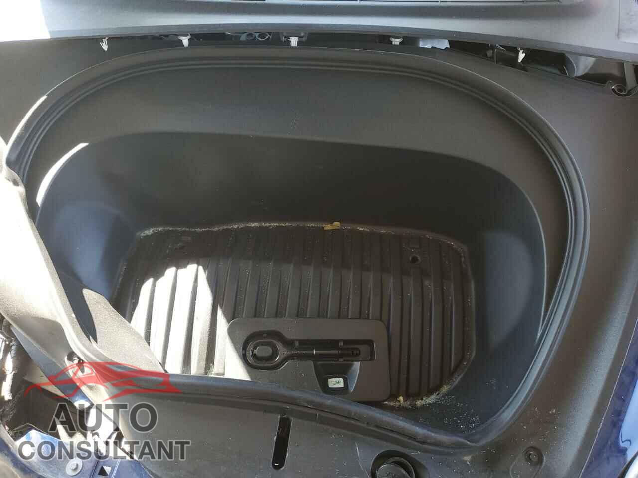 TESLA MODEL 3 2025 - 5YJ3E1EBXSF886055