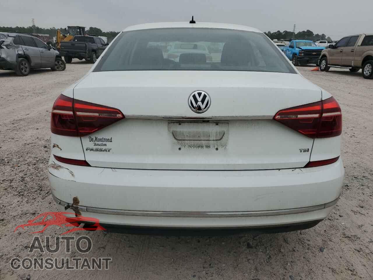 VOLKSWAGEN PASSAT 2017 - 1VWAT7A31HC006376