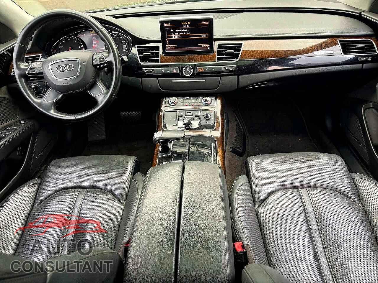 AUDI A8 2011 - WAURVAFD2BN024120