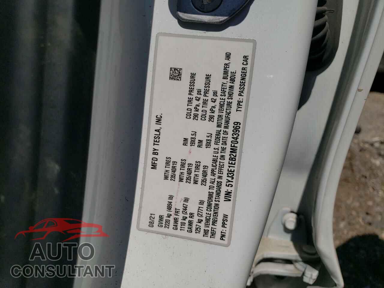 TESLA MODEL 3 2021 - 5YJ3E1EB2MF043969