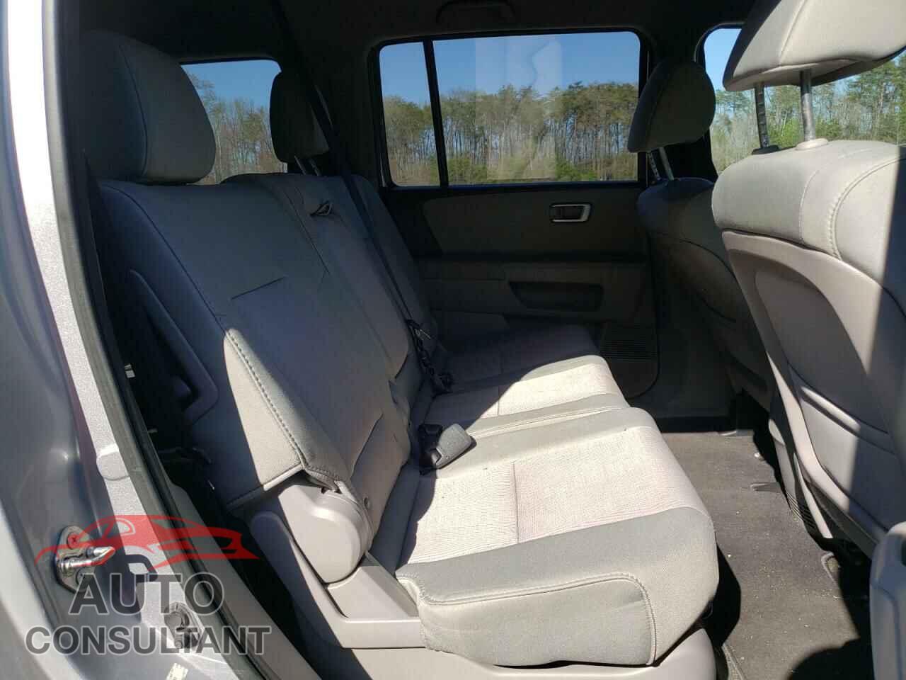 HONDA PILOT 2015 - 5FNYF3H44FB031983