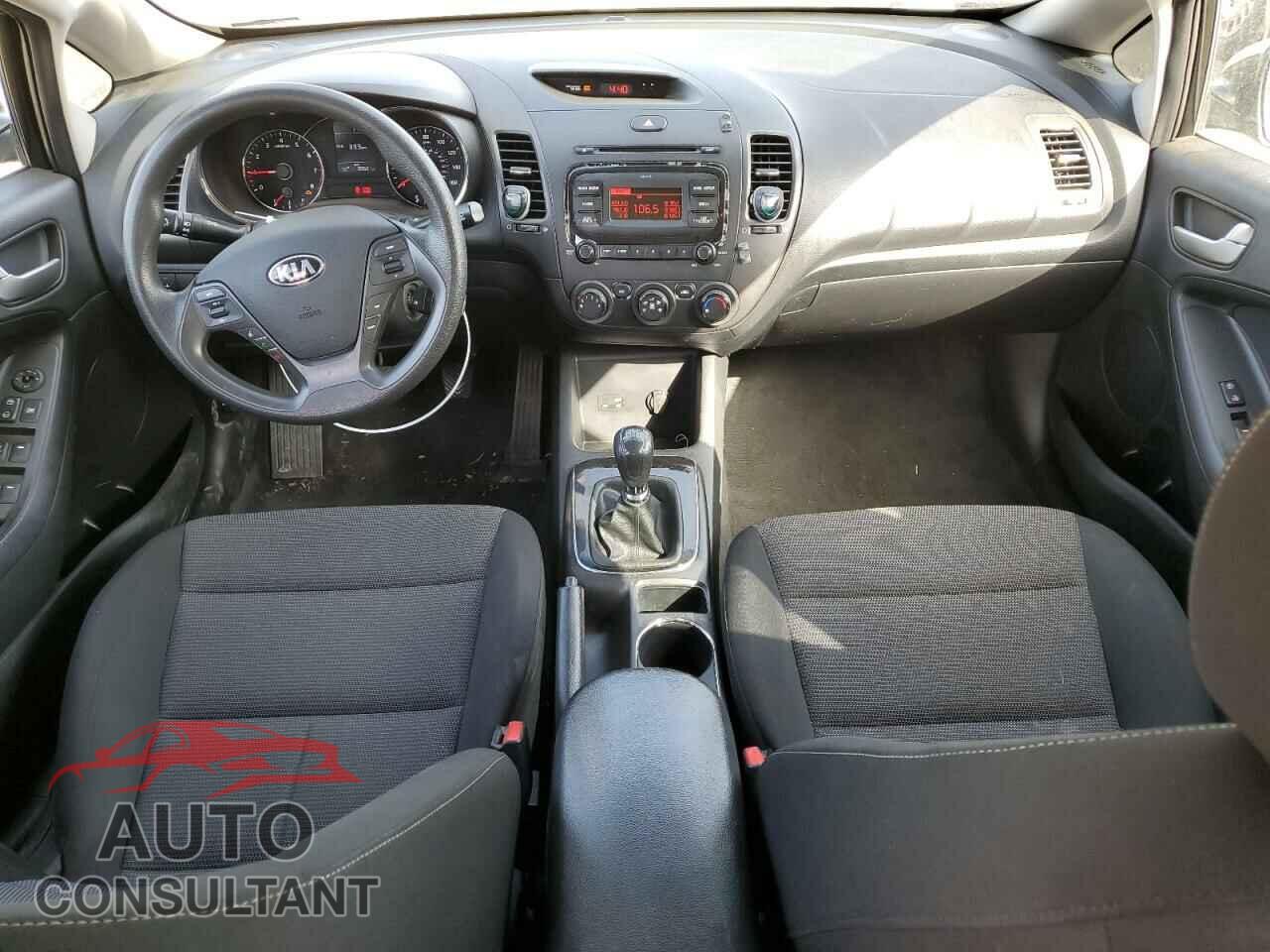 KIA FORTE 2017 - 3KPFK4A74HE029575