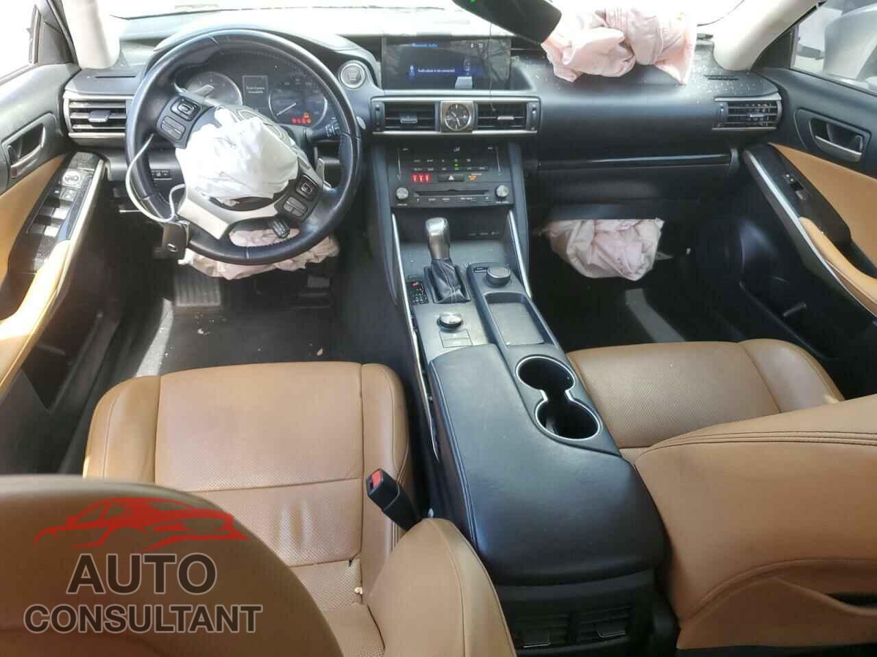 LEXUS IS 2018 - JTHBA1D20J5069345