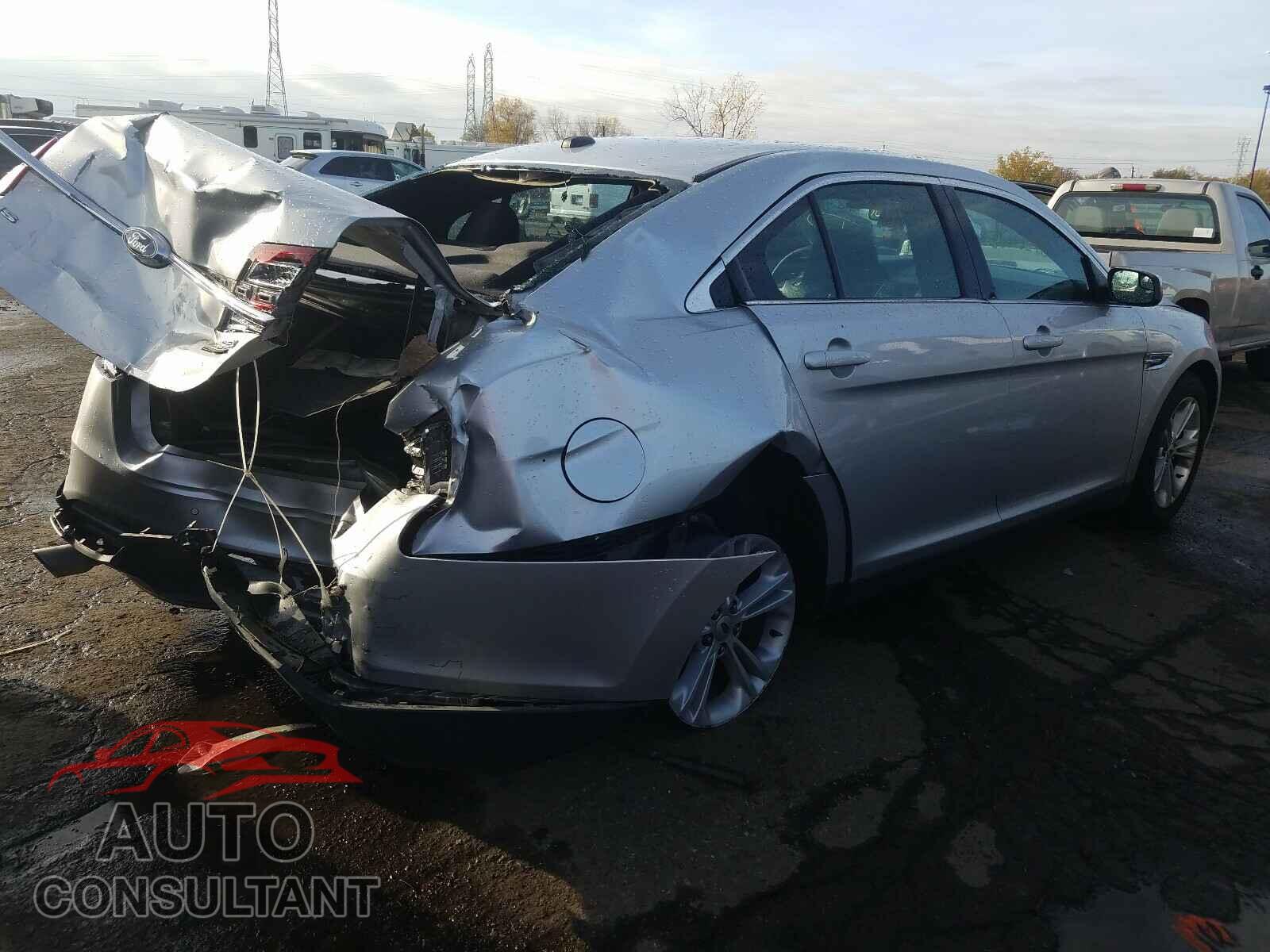 FORD TAURUS 2017 - 1FAHP2E82HG126894