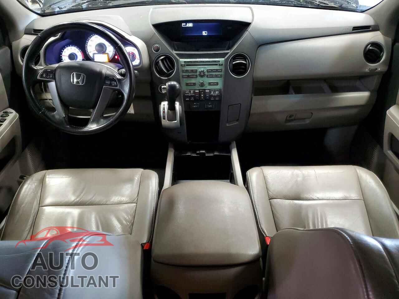 HONDA PILOT 2011 - 5FNYF4H50BB012193