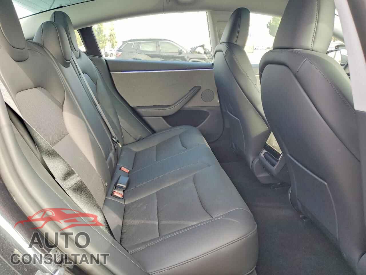 TESLA MODEL 3 2025 - 5YJ3E1EA0SF038953