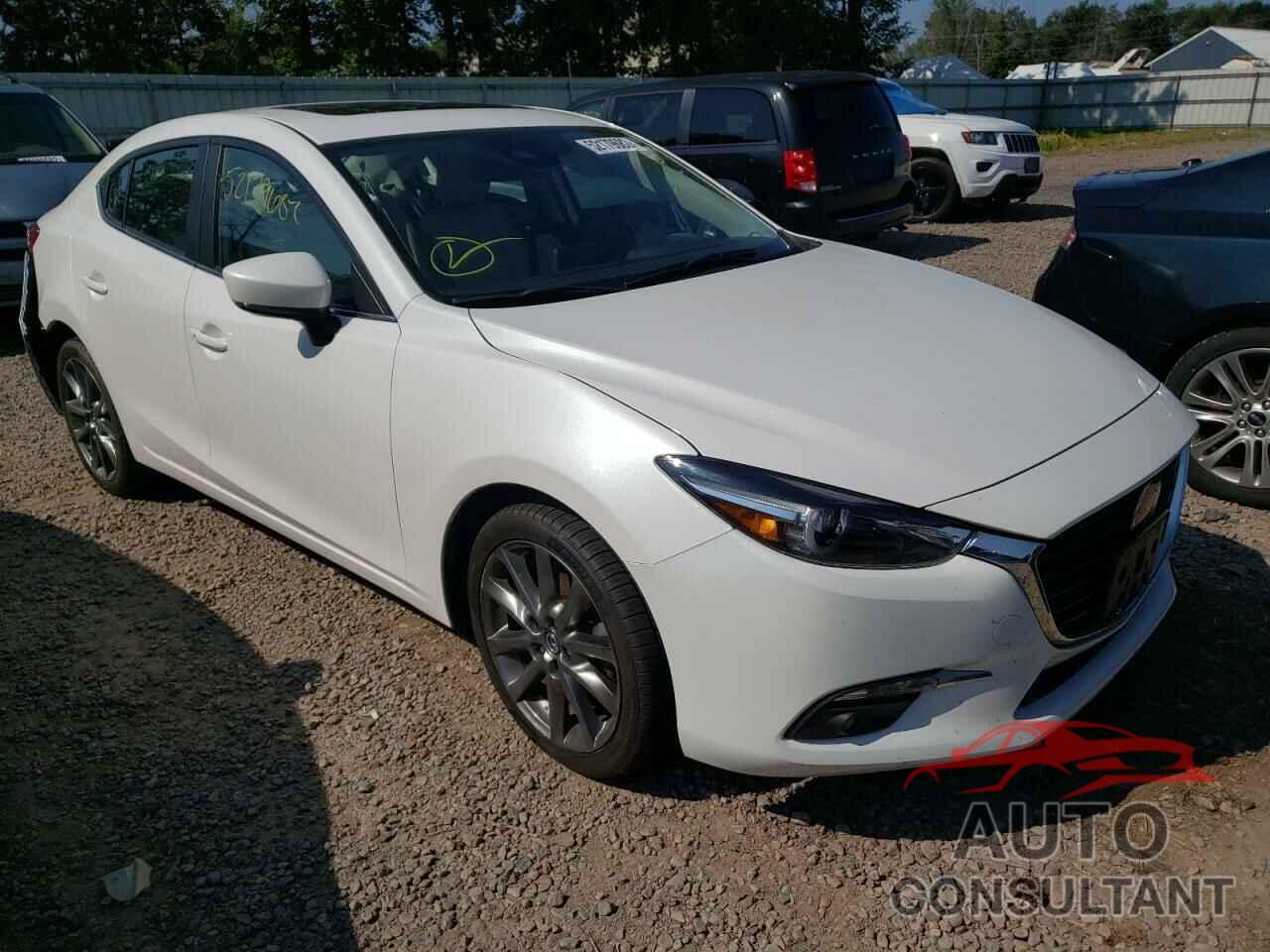 MAZDA 3 2018 - 3MZBN1W30JM204875