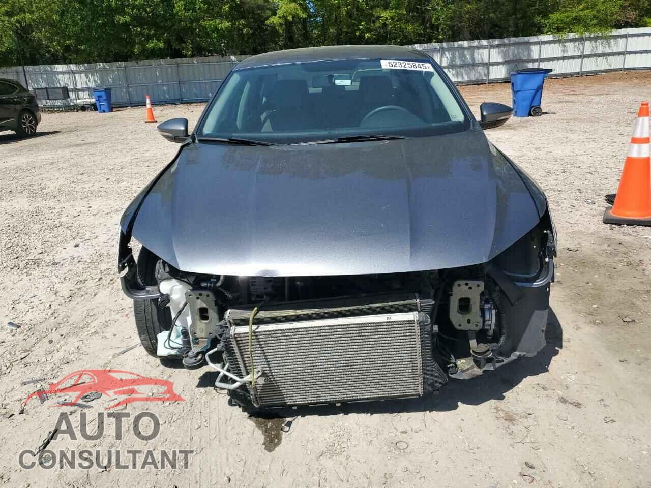 VOLKSWAGEN PASSAT 2017 - 1VWAT7A34HC013712