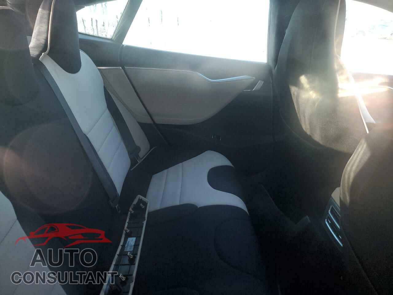 TESLA MODEL S 2015 - 5YJSA1E29FF107628