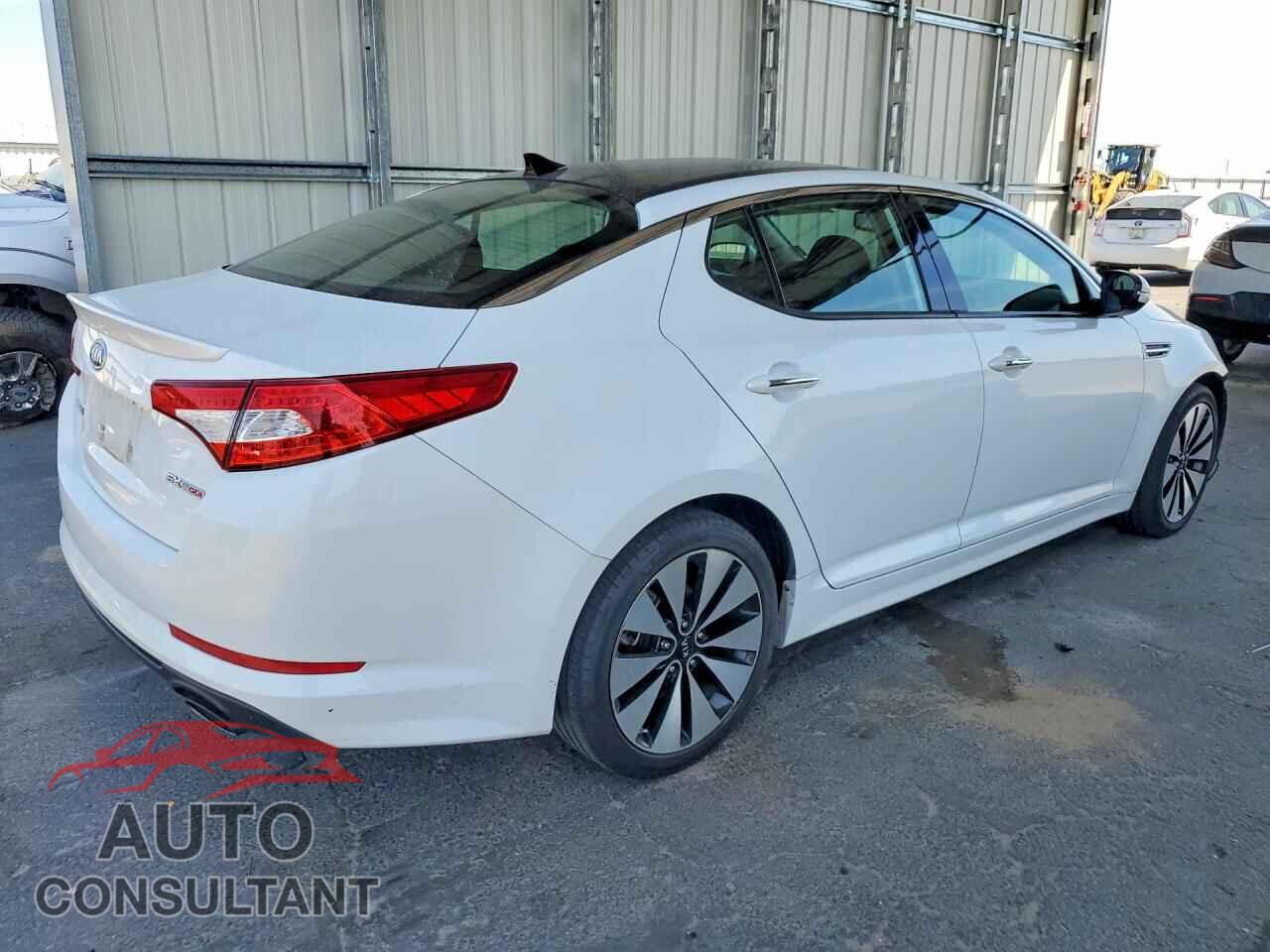 KIA OPTIMA 2012 - 5XXGR4A65CG008239