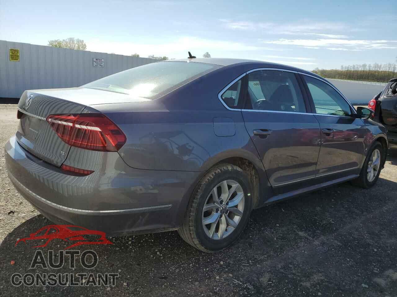 VOLKSWAGEN PASSAT 2017 - 1VWAT7A31HC070367