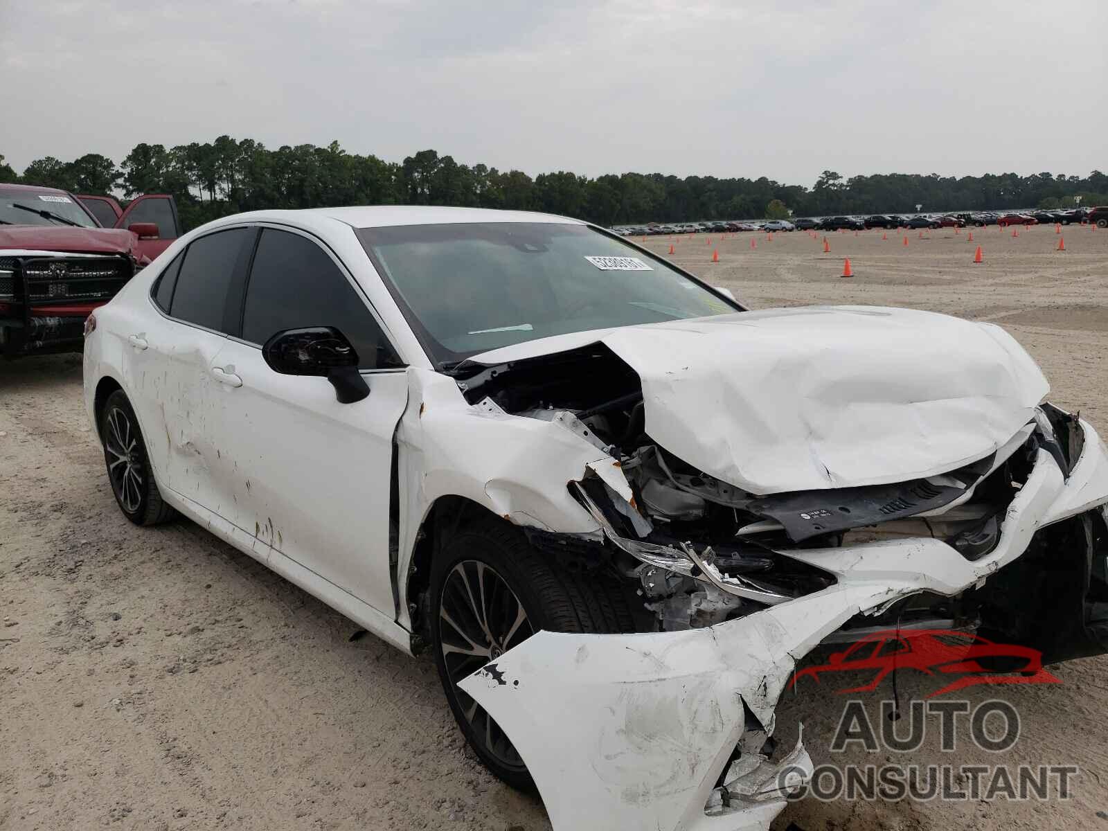 TOYOTA CAMRY 2018 - 4T1B11HKXJU117852