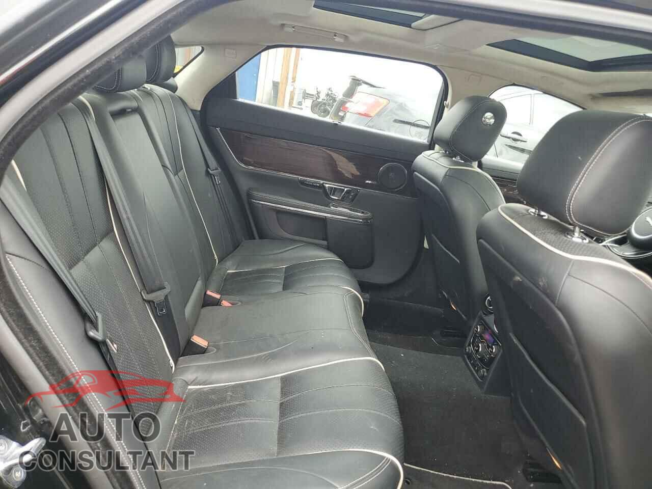 JAGUAR XJ 2014 - SAJWJ2GD4E8V69651
