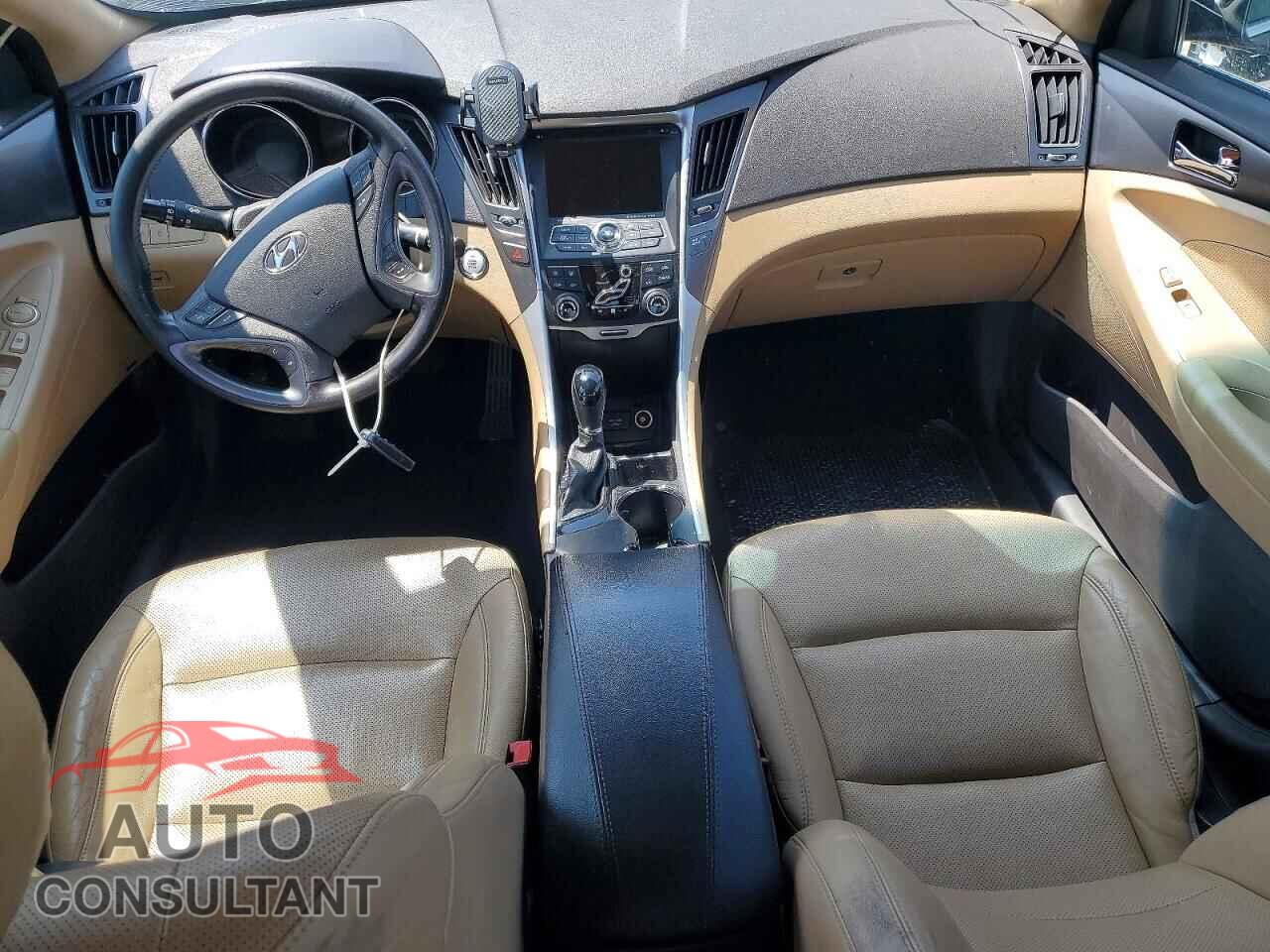 HYUNDAI SONATA 2013 - KMHEC4A42DA079396