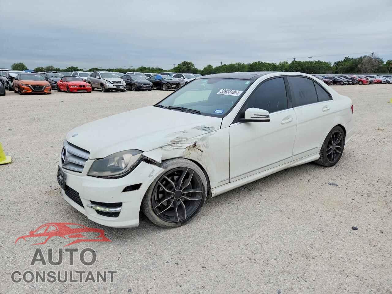 MERCEDES-BENZ C-CLASS 2012 - WDDGF8BB6CR209808