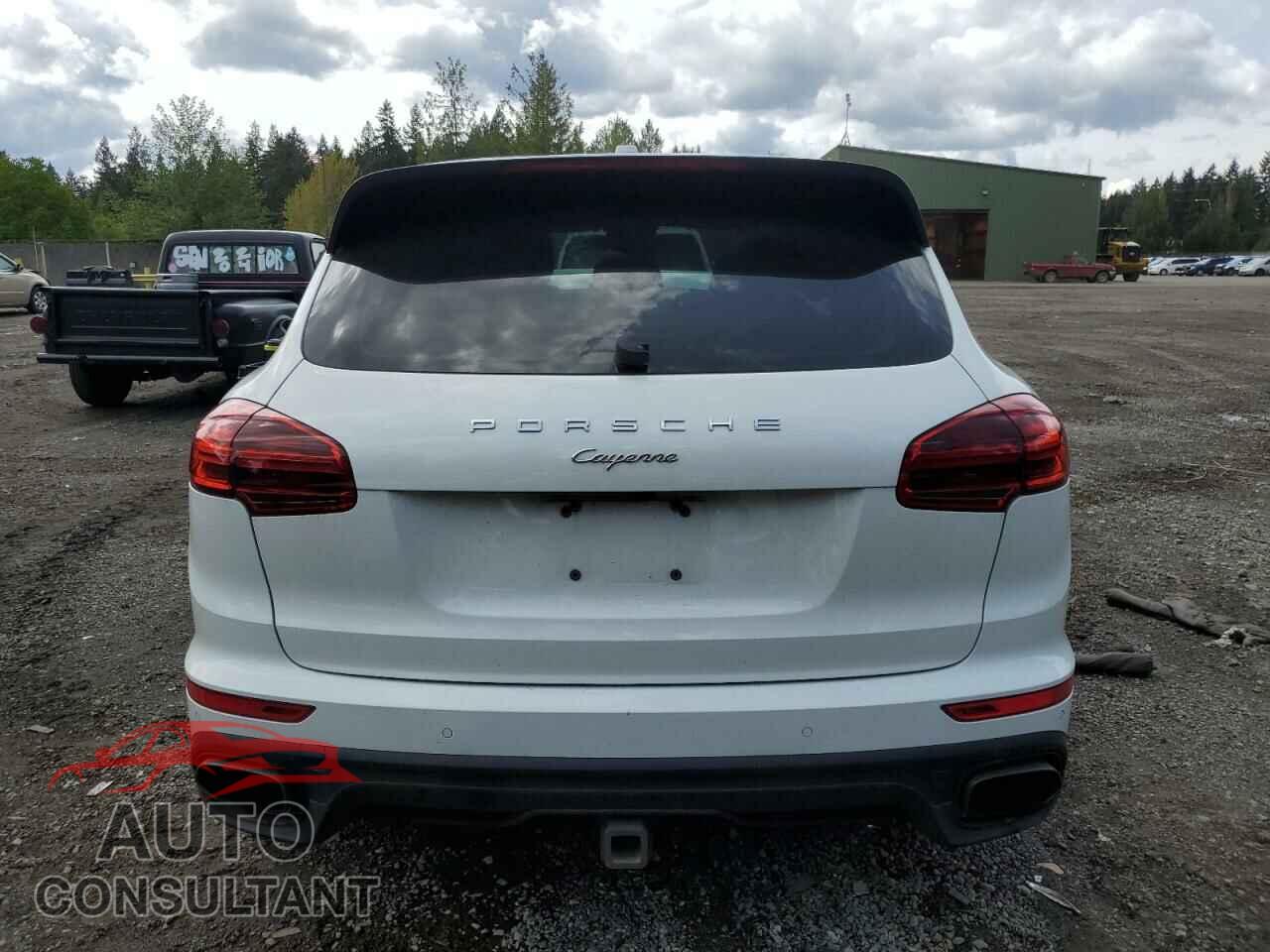 PORSCHE CAYENNE 2016 - WP1AA2A24GKA37935