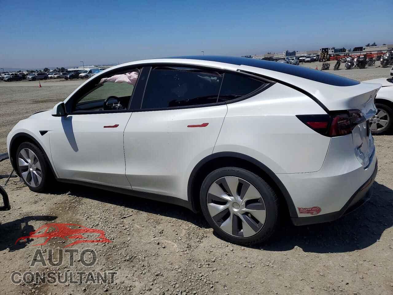 TESLA MODEL Y 2024 - 7SAYGDEE7RF090338