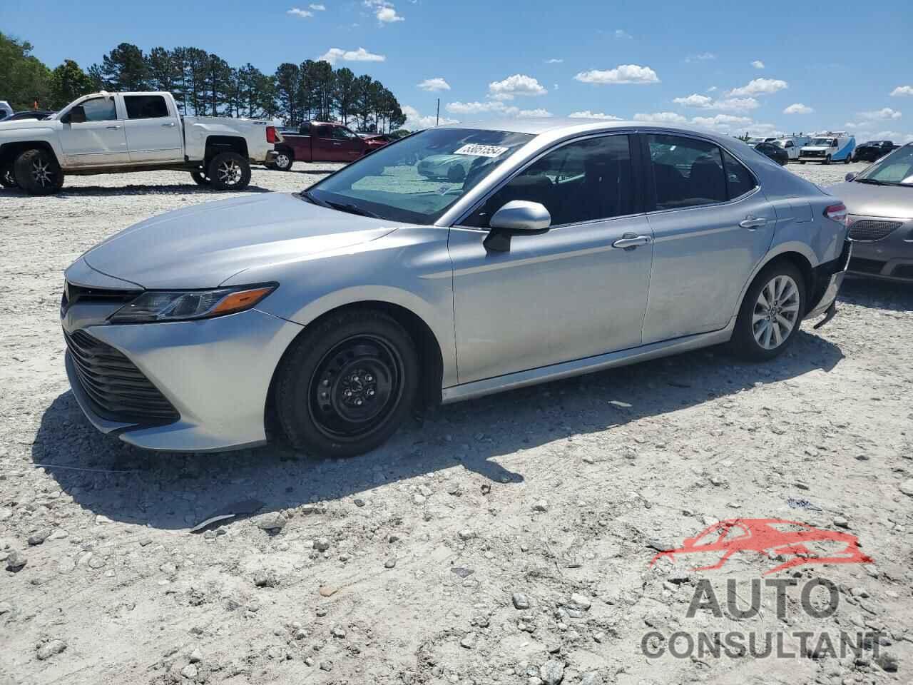 TOYOTA CAMRY 2018 - 4T1B11HK8JU144211