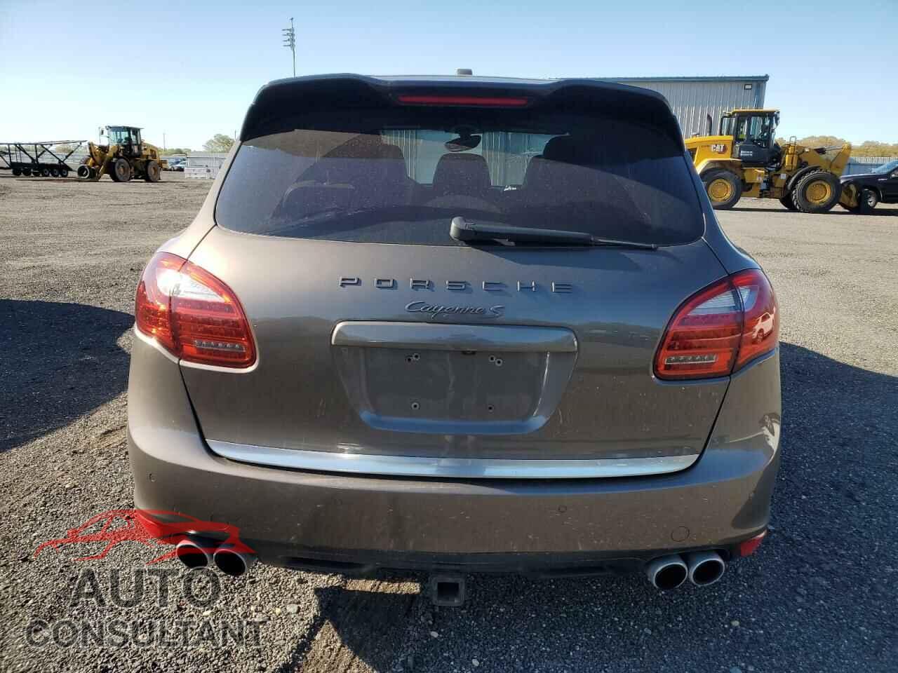 PORSCHE CAYENNE 2012 - WP1AB2A29CLA43084