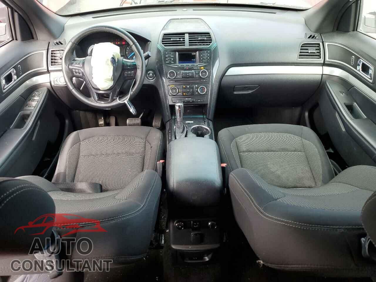 FORD EXPLORER 2017 - 1FM5K7D88HGA88531