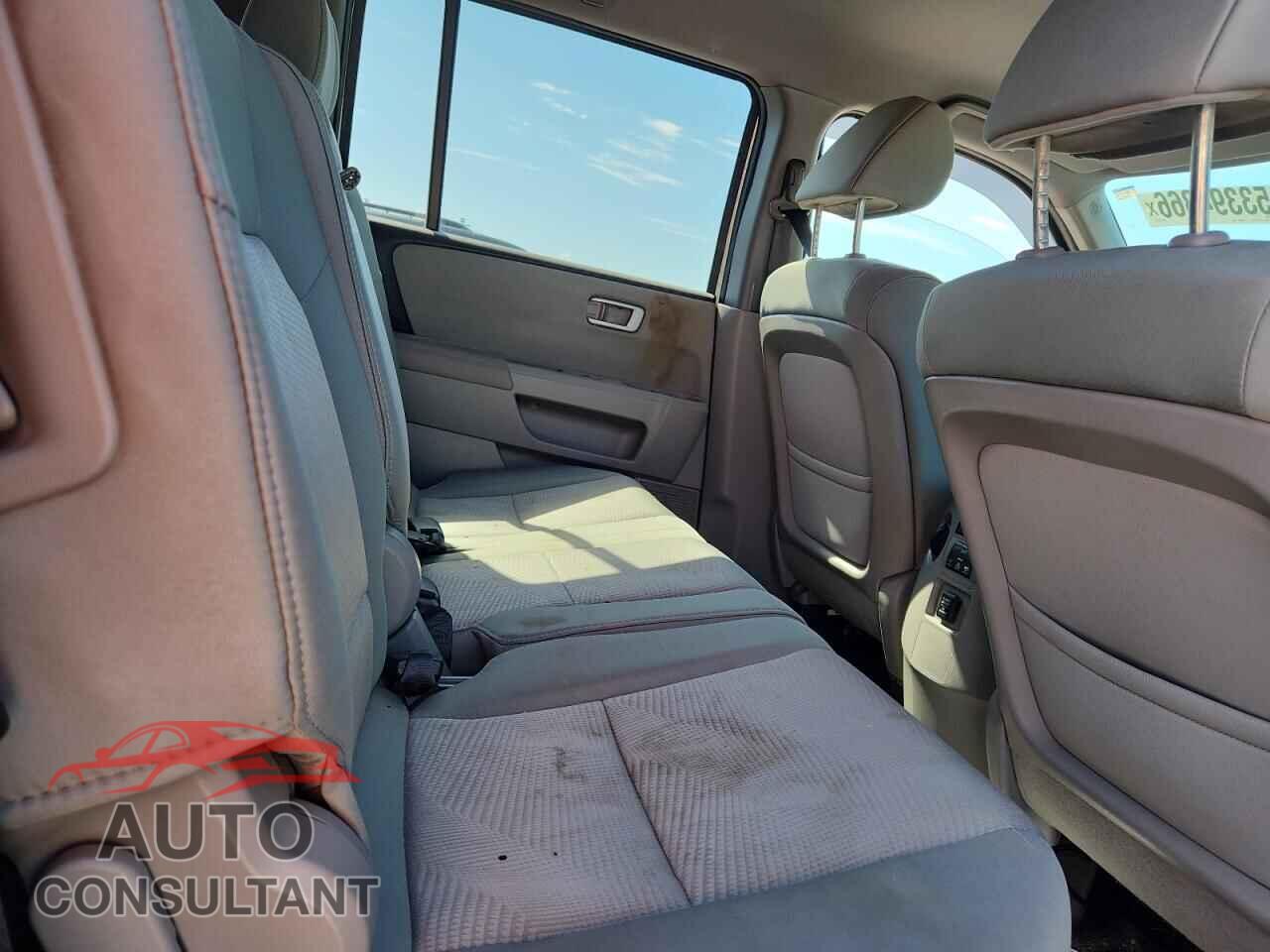HONDA PILOT 2014 - 5FNYF4H25EB028724
