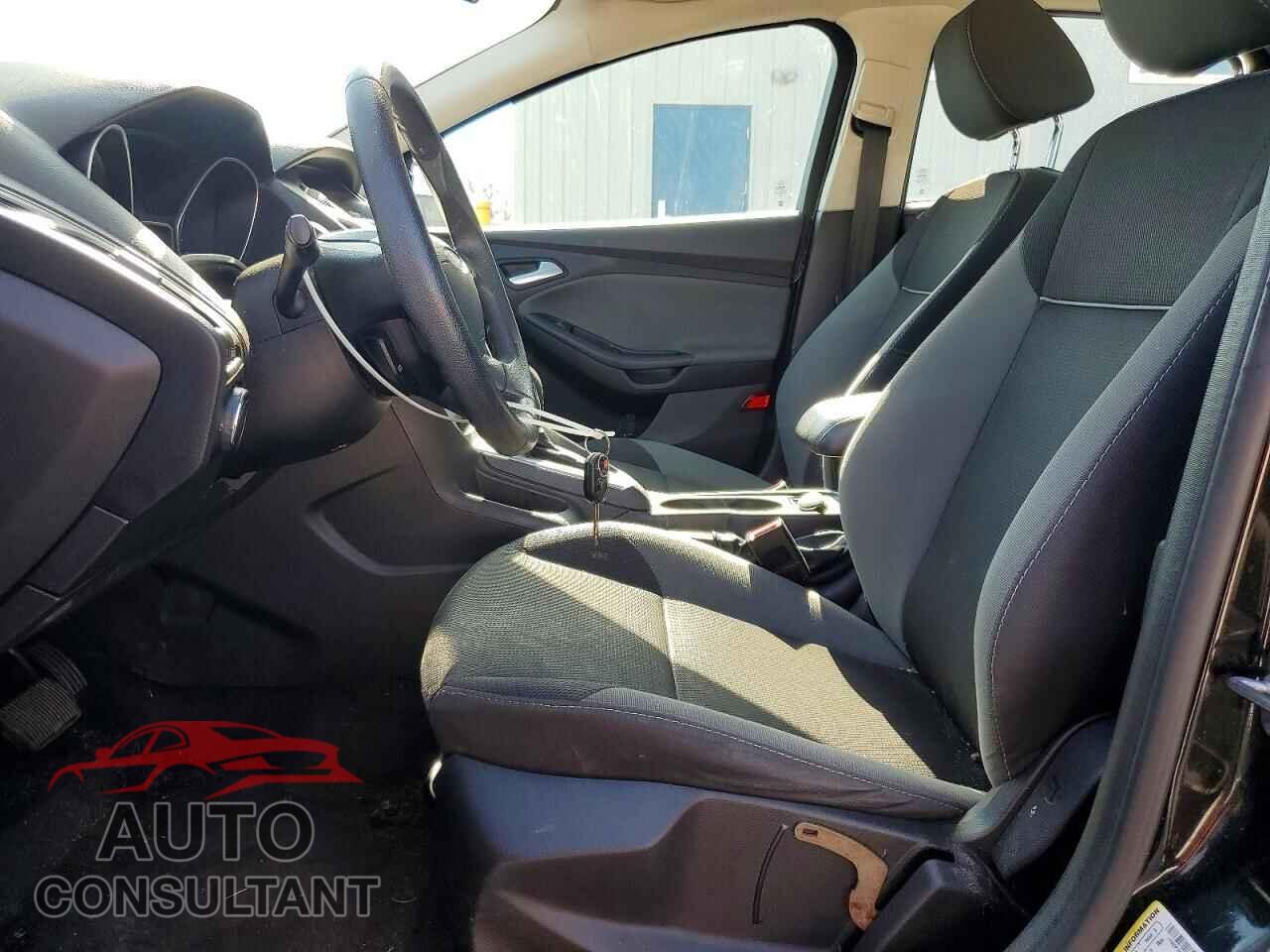 FORD FOCUS 2014 - 1FADP3F29EL357826