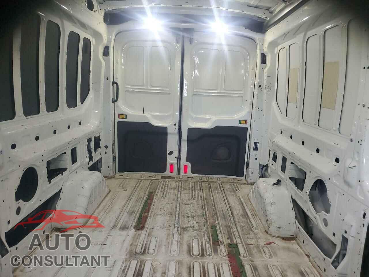 FORD TRANSIT 2017 - 1FTYR2CMXHKA00770