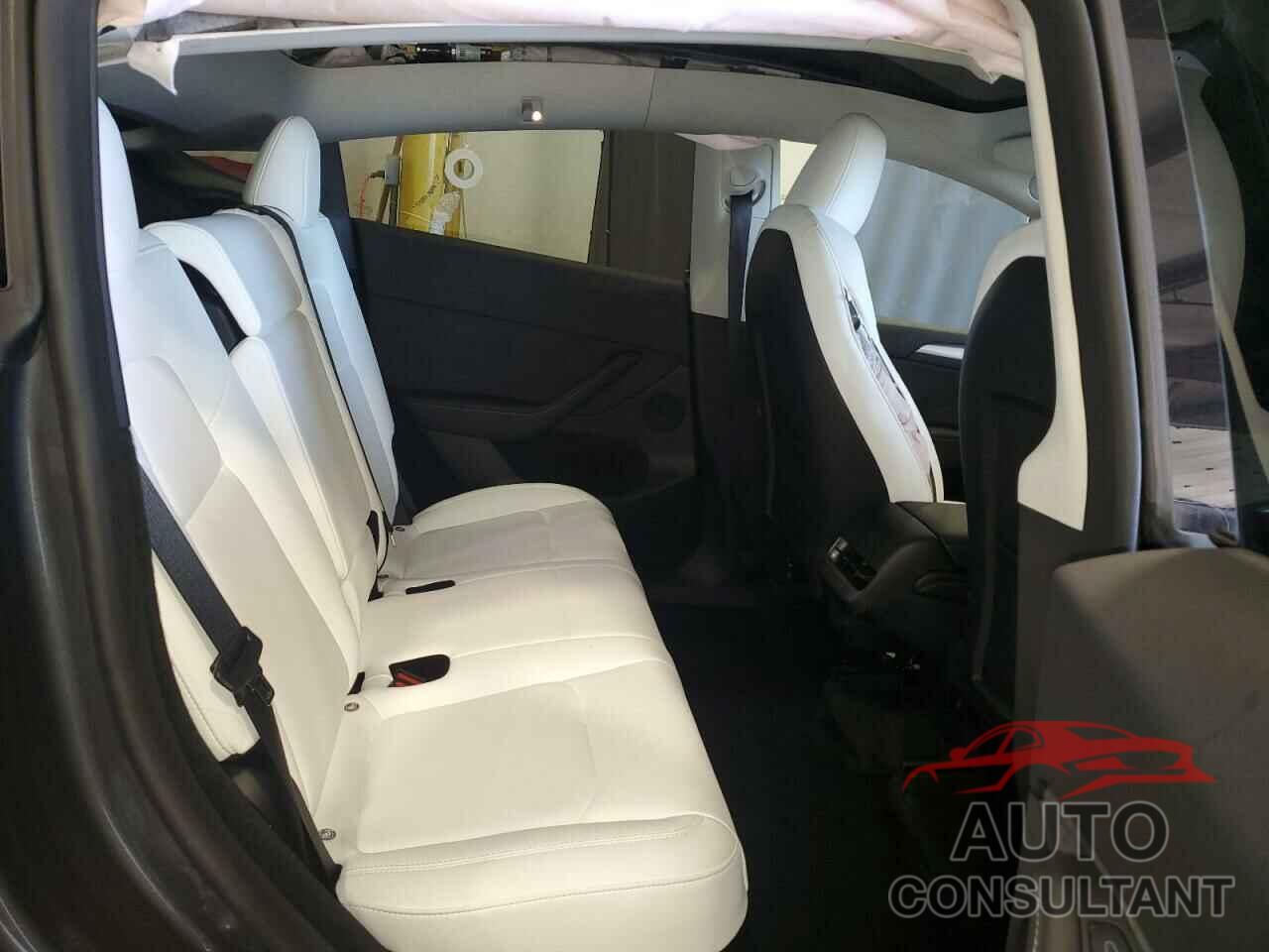 TESLA MODEL Y 2023 - 7SAYGDEFXPF852082