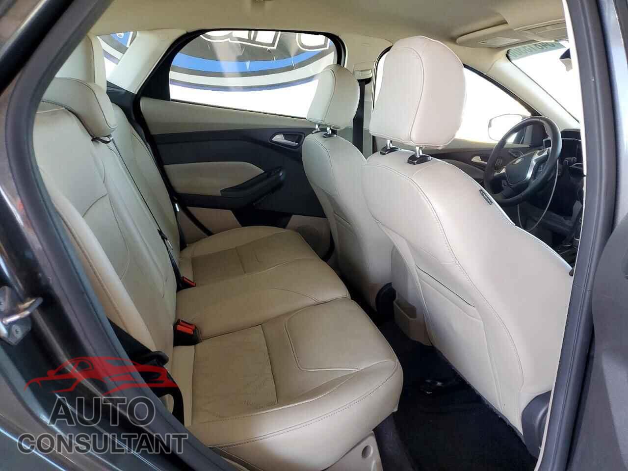 FORD FOCUS 2017 - 1FADP3R48HL314824