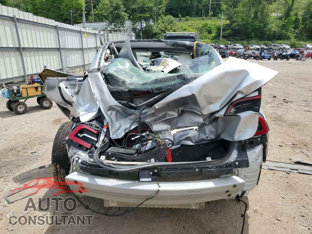 TESLA MODEL 3 2018 - 5YJ3E1EB5JF074824