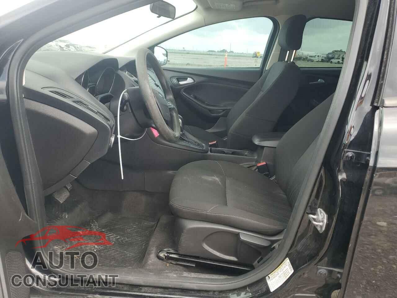 FORD FOCUS 2017 - 1FADP3F28HL337619