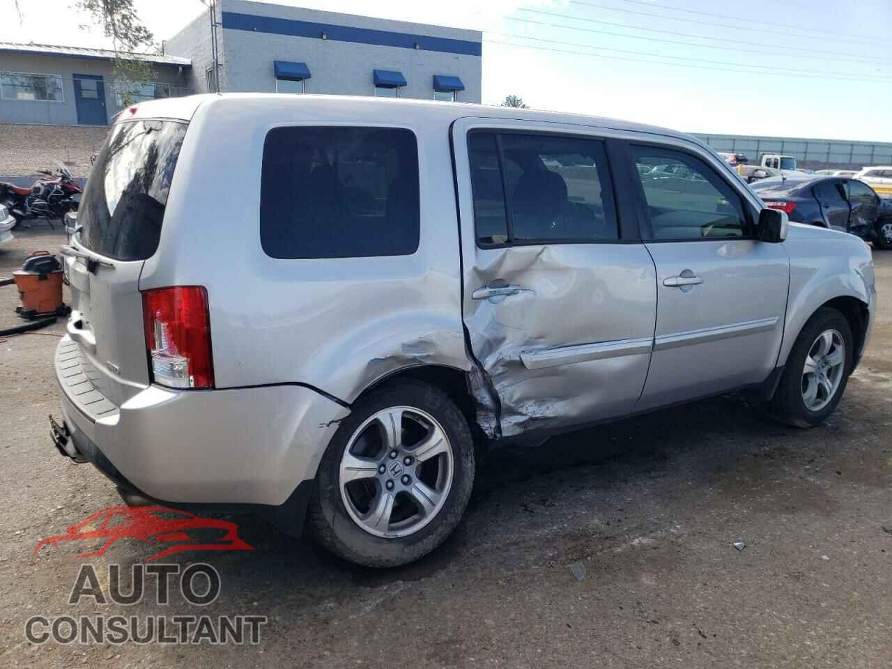 HONDA PILOT 2015 - 5FNYF4H44FB053228